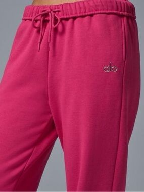 NWT ALO Yoga Accolade Sweatpants 
Joggers in Pink Hot Summer